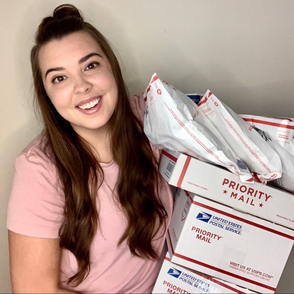 Meet your Posher, Vikki - Picture 1 of 7